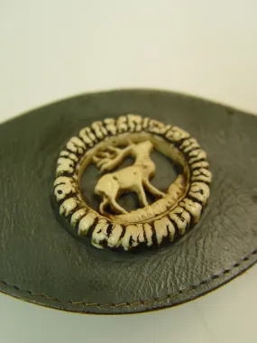 60er Kinder Hosenträger Länge: 64 cm Lederhose Geschirr Hirsch Emblem HT029