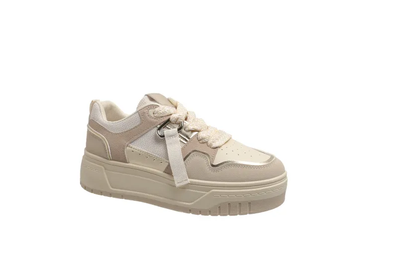 Ausgefallener Spitzen-Sneaker