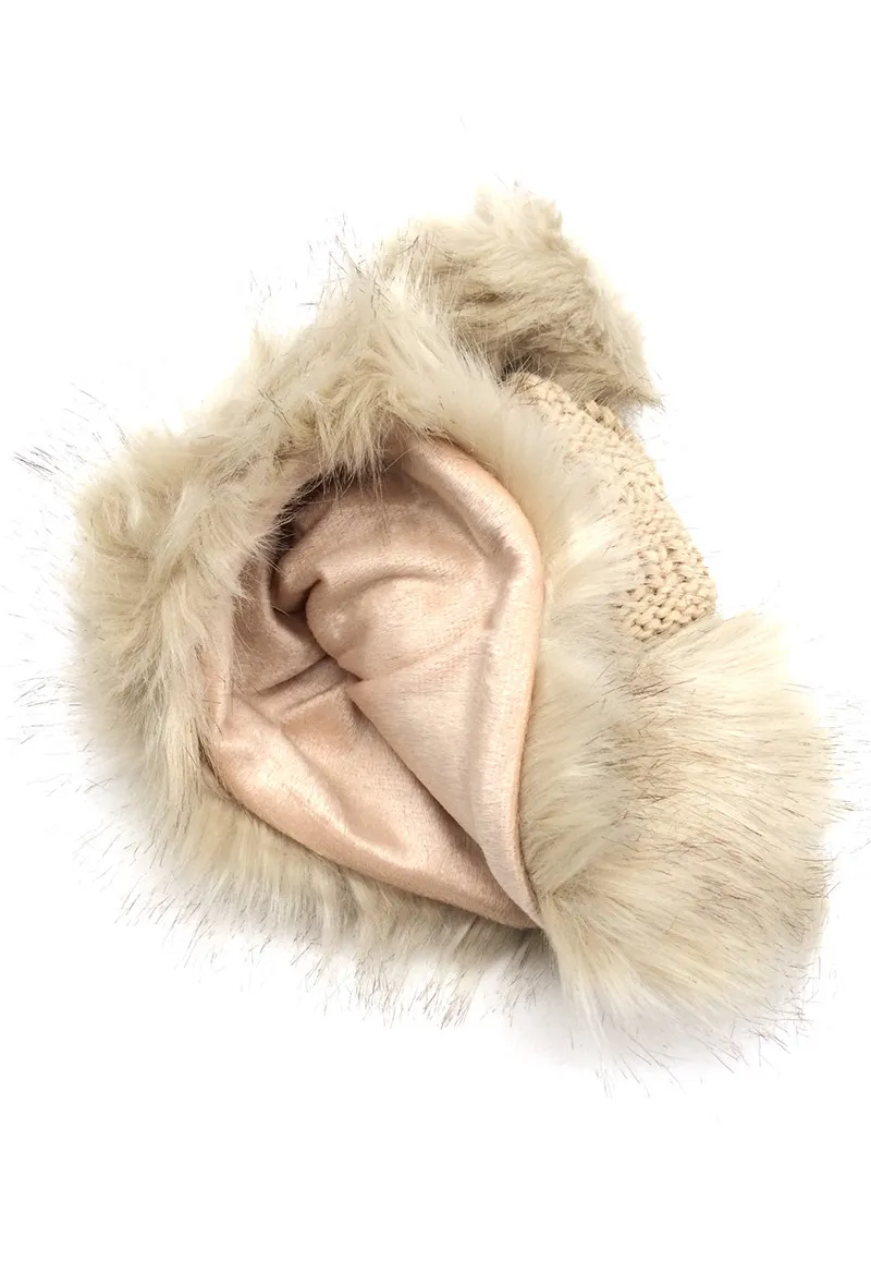 BEANIE WITH FAKE FOX FUR LAPEL, MIXED COLOURS.