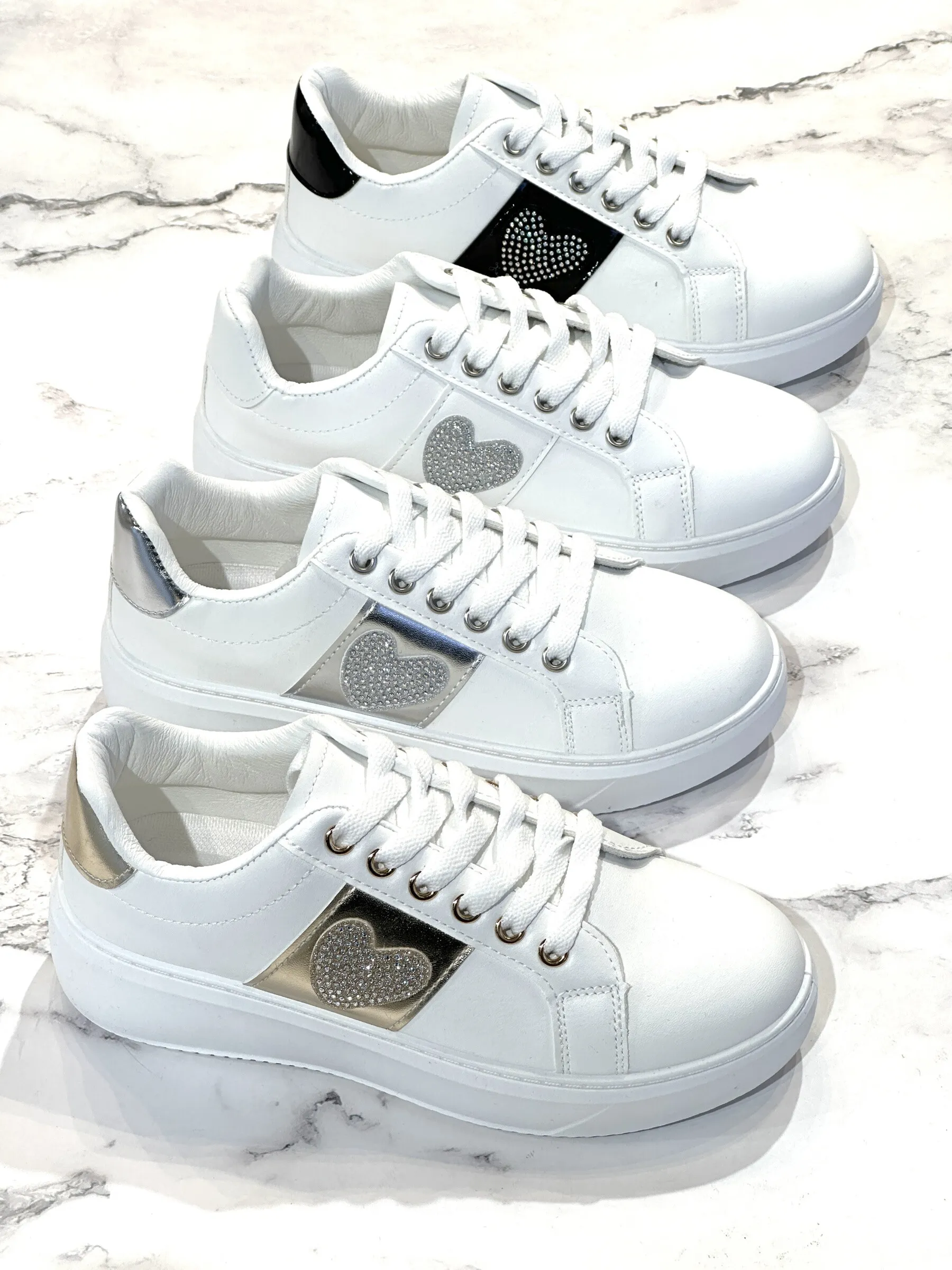 BK514 Weiße Herz-Sneaker