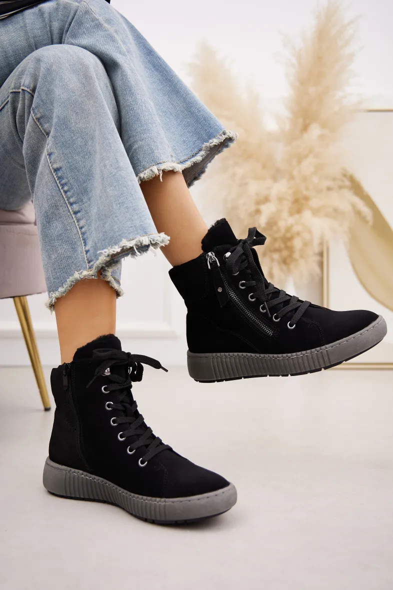 Flache, gefütterte Schnürstiefeletten/Sneaker