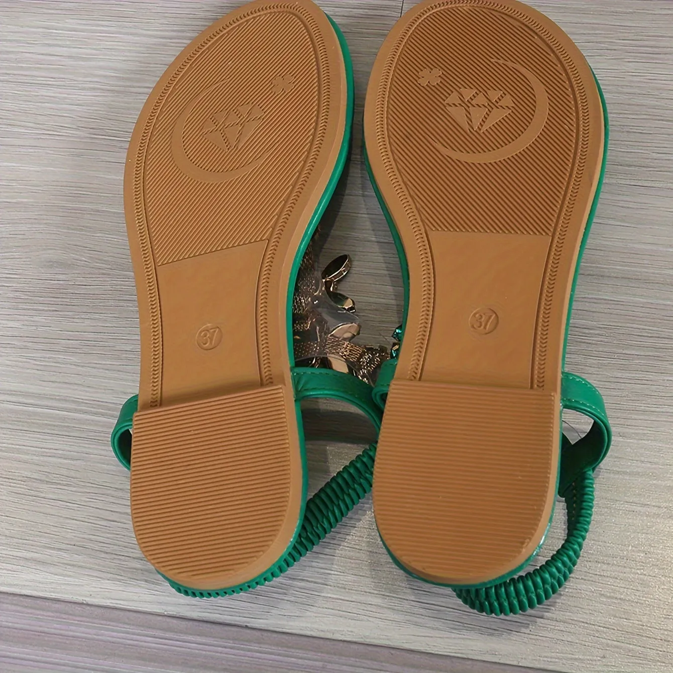 Heidi-Mode | Lässige Und Bequeme Sandalen