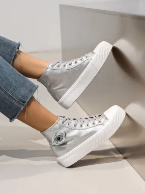 High-Top-Eye-Sneaker