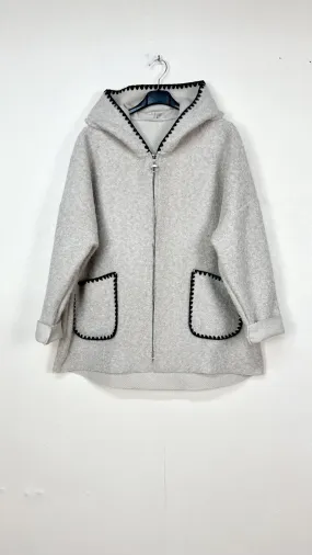 Pilou-Jacke mit Tasche und Kapuze.