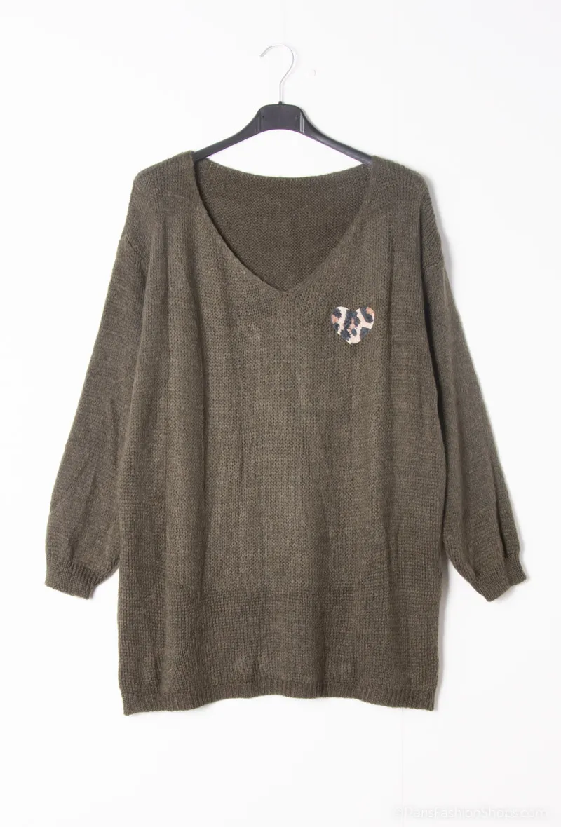 Pullover mit V-Ausschnitt und Leopardenherzdruck