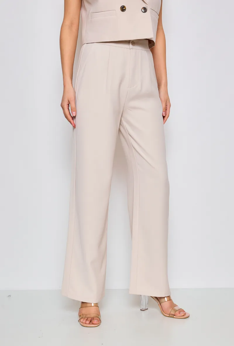 Set aus ärmelloser Jacke und gerade geschnittener Hose