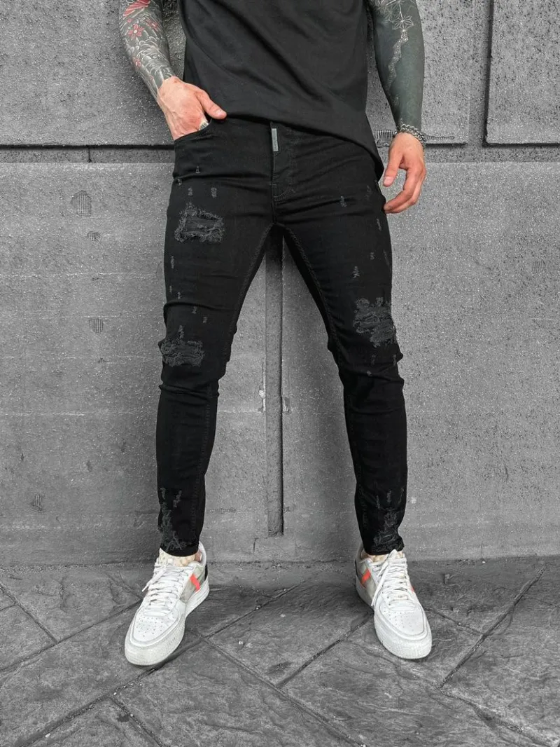 Slim-Fit-Jeans mit Rissen